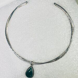 Vtg Green Onyx 925 Silver Pendant Silver-tone Textured Choker Torque Necklace